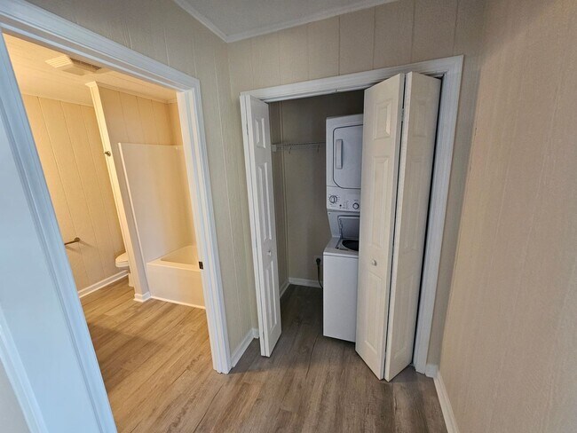 Building Photo - 7692 Windward Point Dr