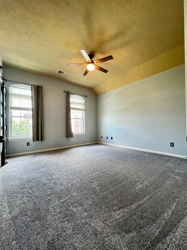 Building Photo - 1773 Aden Dr