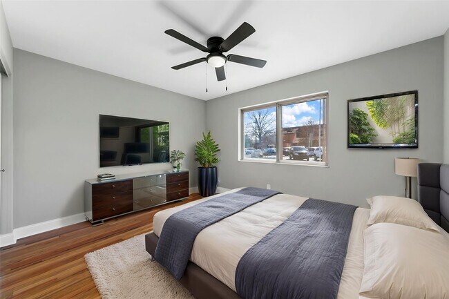 Building Photo - 1308 Havenhurst Rd