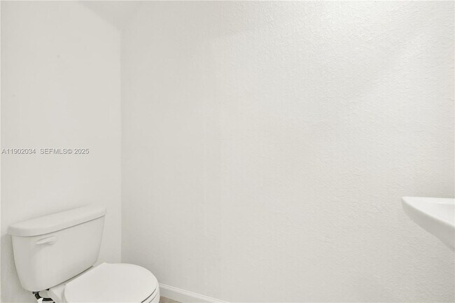 Building Photo - 496 NE 4th Terrace