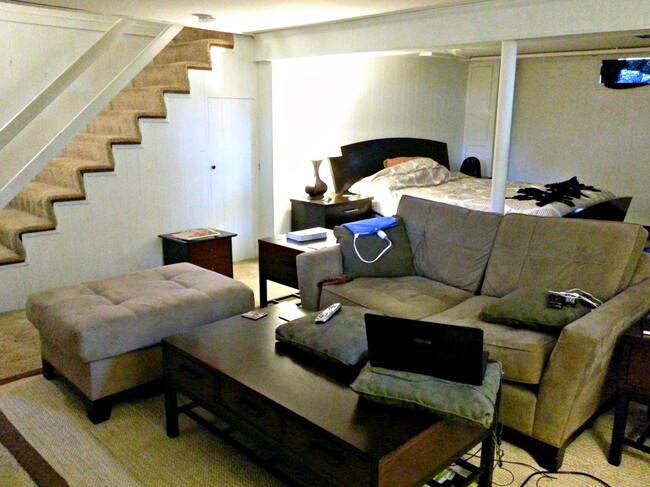Building Photo - 3 BR / 2 BA Outdoor lovers dream! Near For...