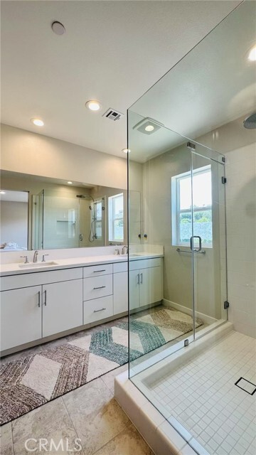Building Photo - 151 Holliston