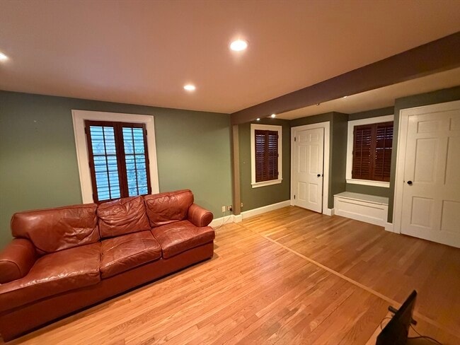 Building Photo - 31 Fells Rd