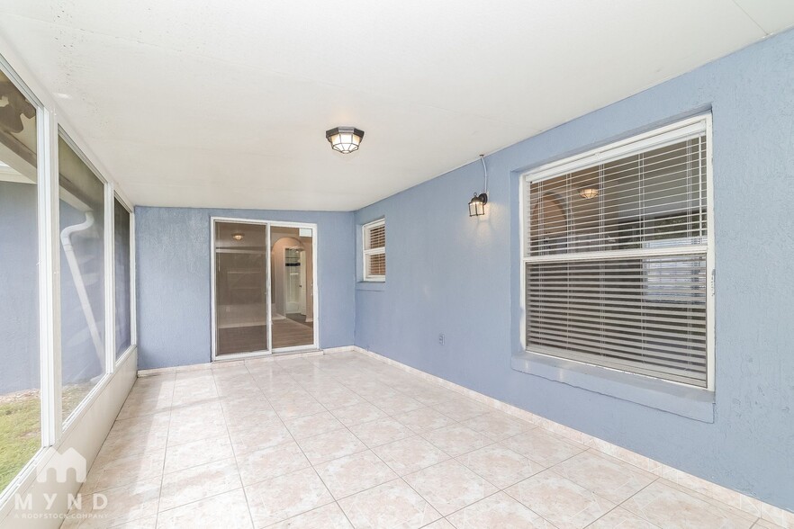 Building Photo - 2617 Hawthorne Ln