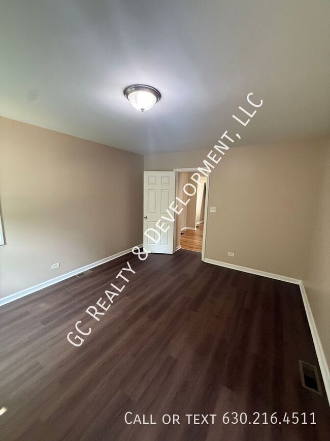 Building Photo - 9857 S Calhoun Ave