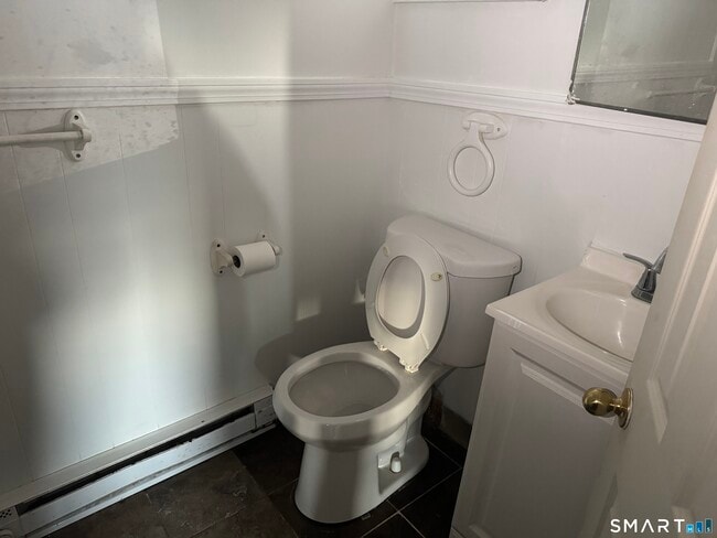 Building Photo - 47 Pershing Dr