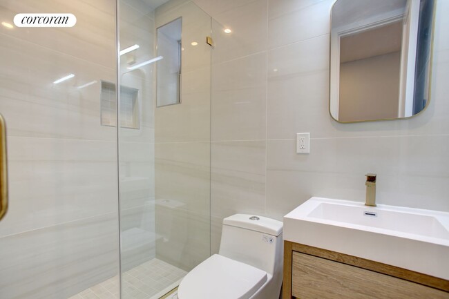 Building Photo - 206 W 96th St