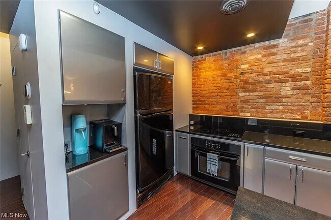 Building Photo - Cleveland, OH