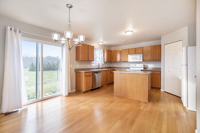 Building Photo - 8274 Cypress Way