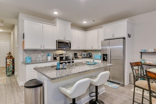 Building Photo - 1103 Clareton Dr