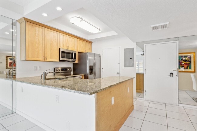 Building Photo - 3230 S Ocean Blvd