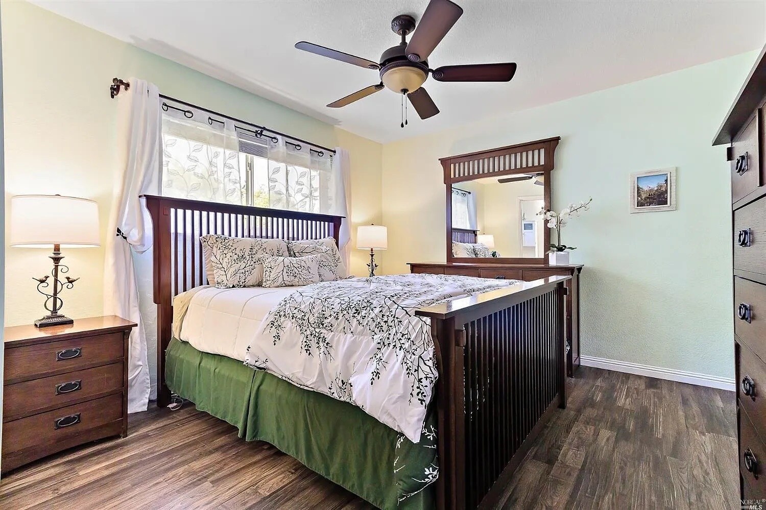 Building Photo - 352 Los Cerritos Dr