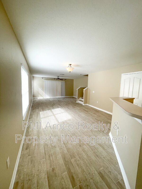 Building Photo - 10840 Johanna Ave