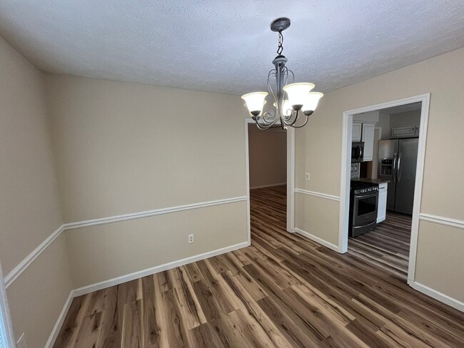 Building Photo - Hidden Gem in Holiday Park Subdivision!