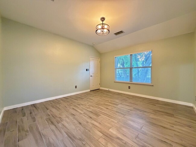 Building Photo - 12518 Zeller Ln