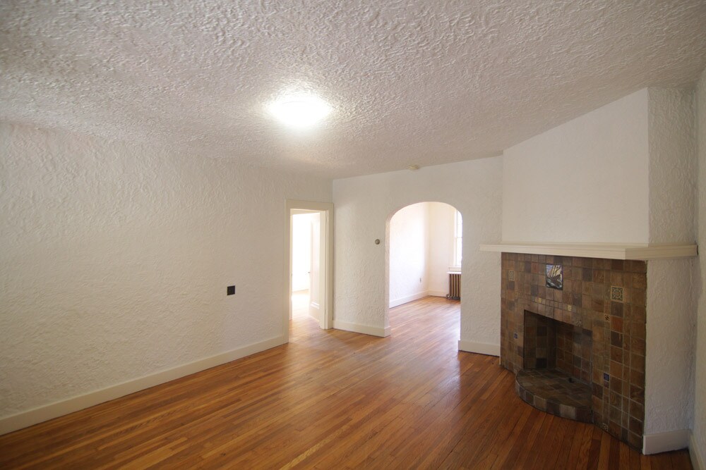 Building Photo - 8001 Saint Lawrence Ave