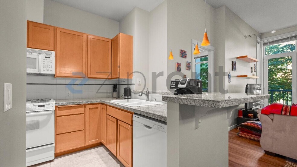 Building Photo - Unit 114