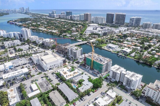 Building Photo - 9400 E Bay Harbor Dr