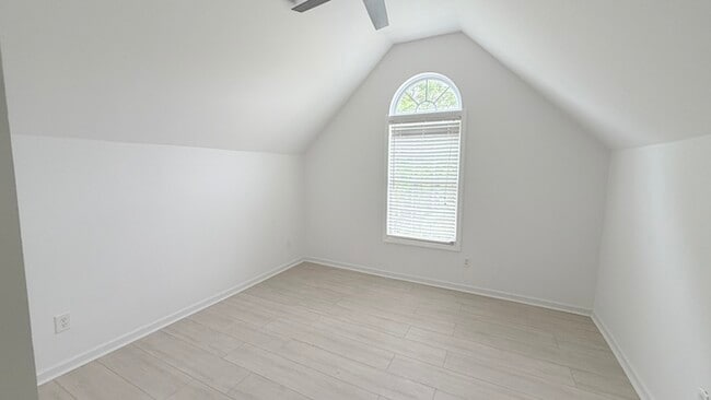 Building Photo - 765 Rockbass Rd