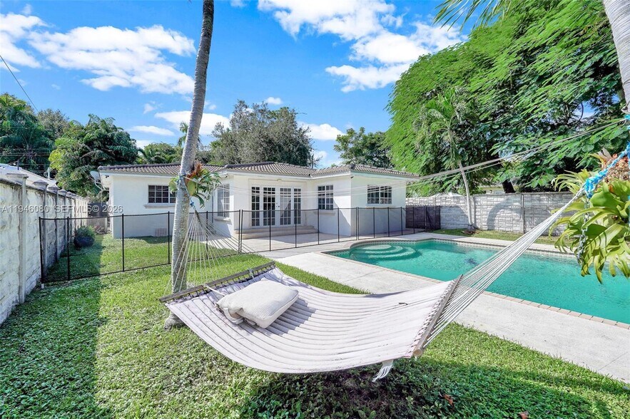 Building Photo - 5781 SW 25th St