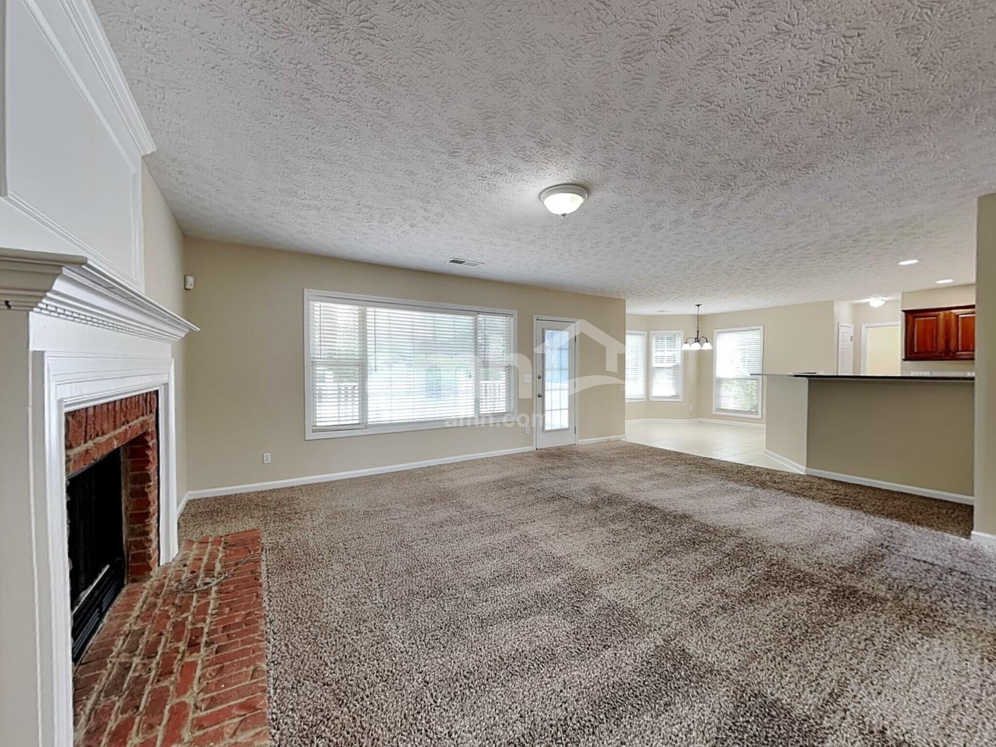 Building Photo - 1200 Evergreen Oak Way