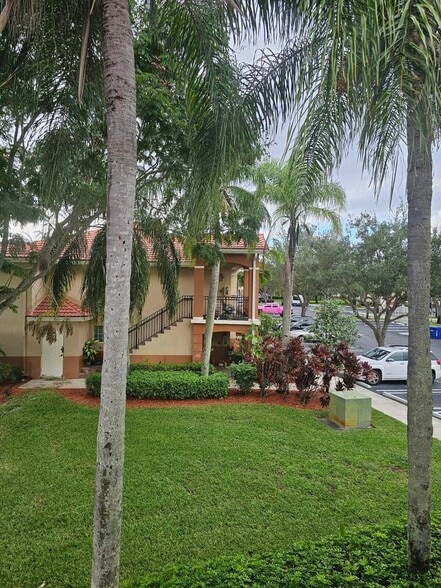 Building Photo - 3490 Briar Bay Blvd