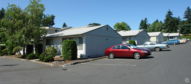Building Photo - Birchwood Court