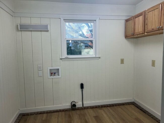 Building Photo - 1914 W Oakland-FULLY RENOVATED- 3 BEDROOM, 1 BATHROOM