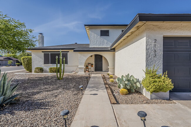 Building Photo - 2163 S Las Flores