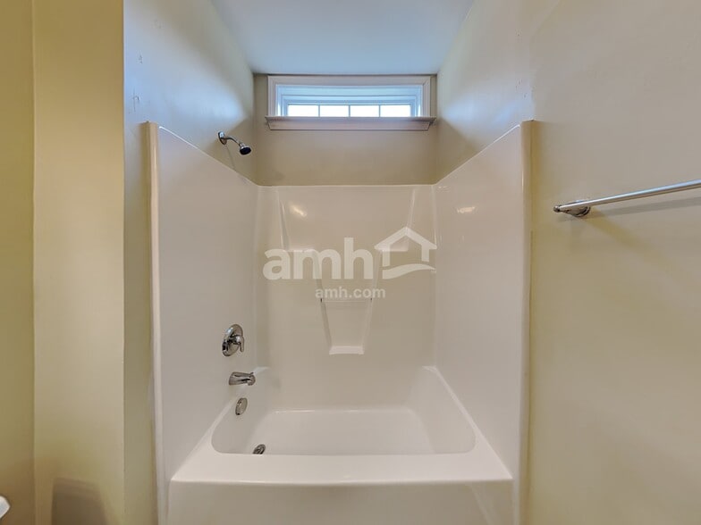 Building Photo - 3616 Willowtree Ln