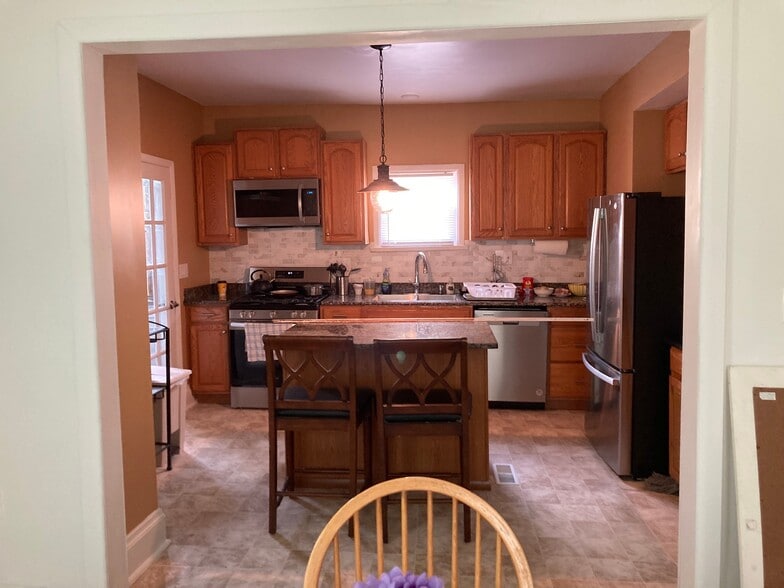 Building Photo - 13509 Marston Ave