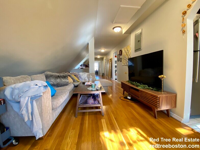 Building Photo - 3142 Washington St