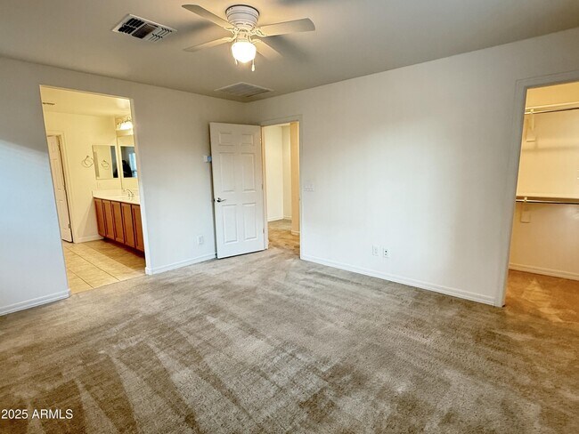 Building Photo - 3916 S 58th Ln