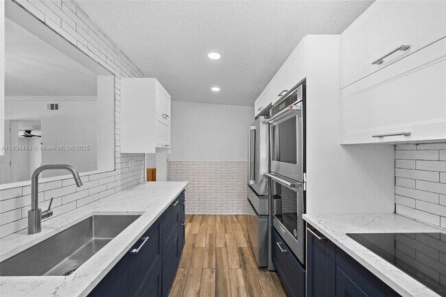 Building Photo - 6381 SW 39th St