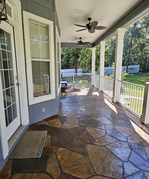 Building Photo - 366 Bellingham Dr