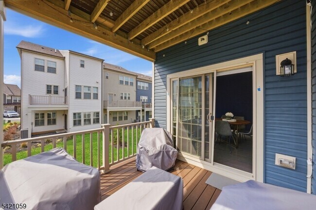 Building Photo - 12 Marigold Ct
