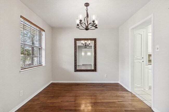Building Photo - 9611 Meadowhill Dr