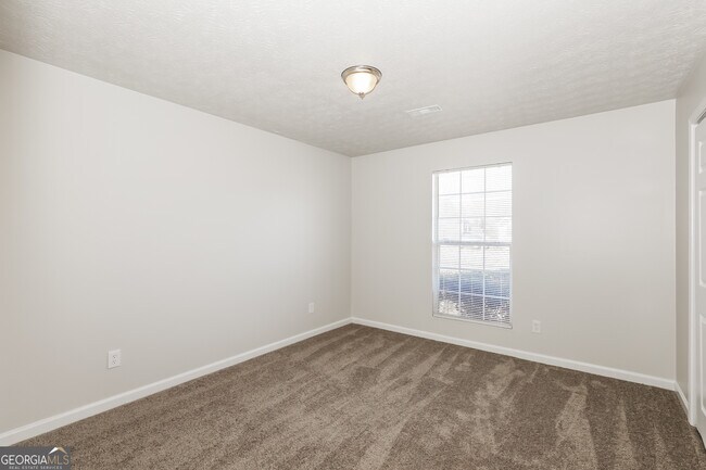 Building Photo - 9430 Sleepy Hollow Ln