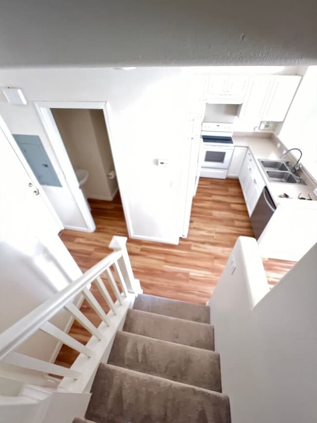Building Photo - Spinnaker Townhouse $3250.00! 2 Story 3bd ...