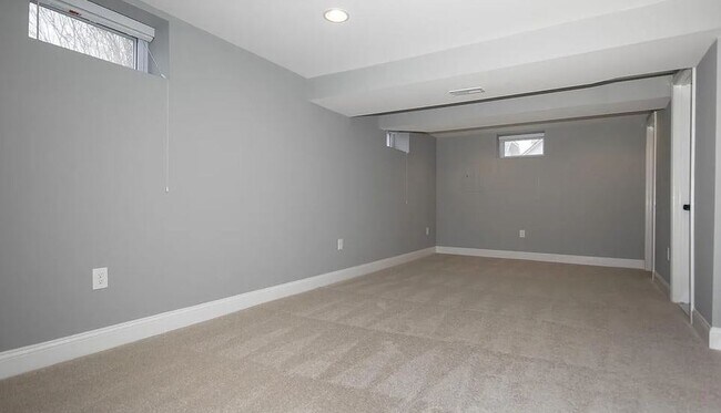 Building Photo - 4401 Buchanan Ave