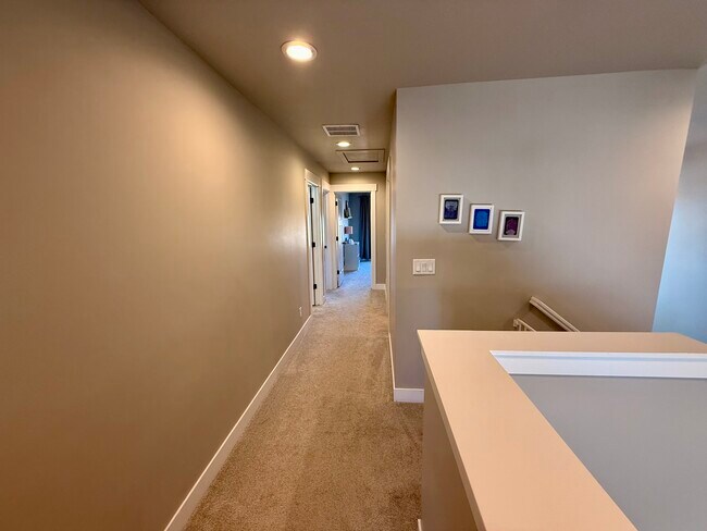 Building Photo - 9655 N Aaron Ave