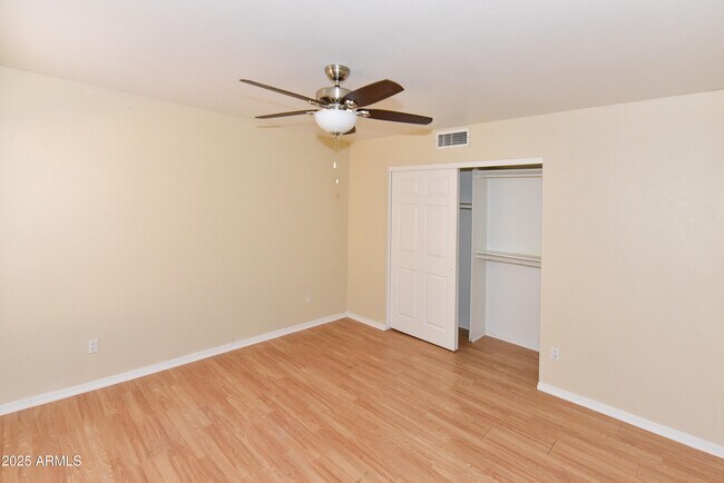 Building Photo - 1360 N Brentwood Pl