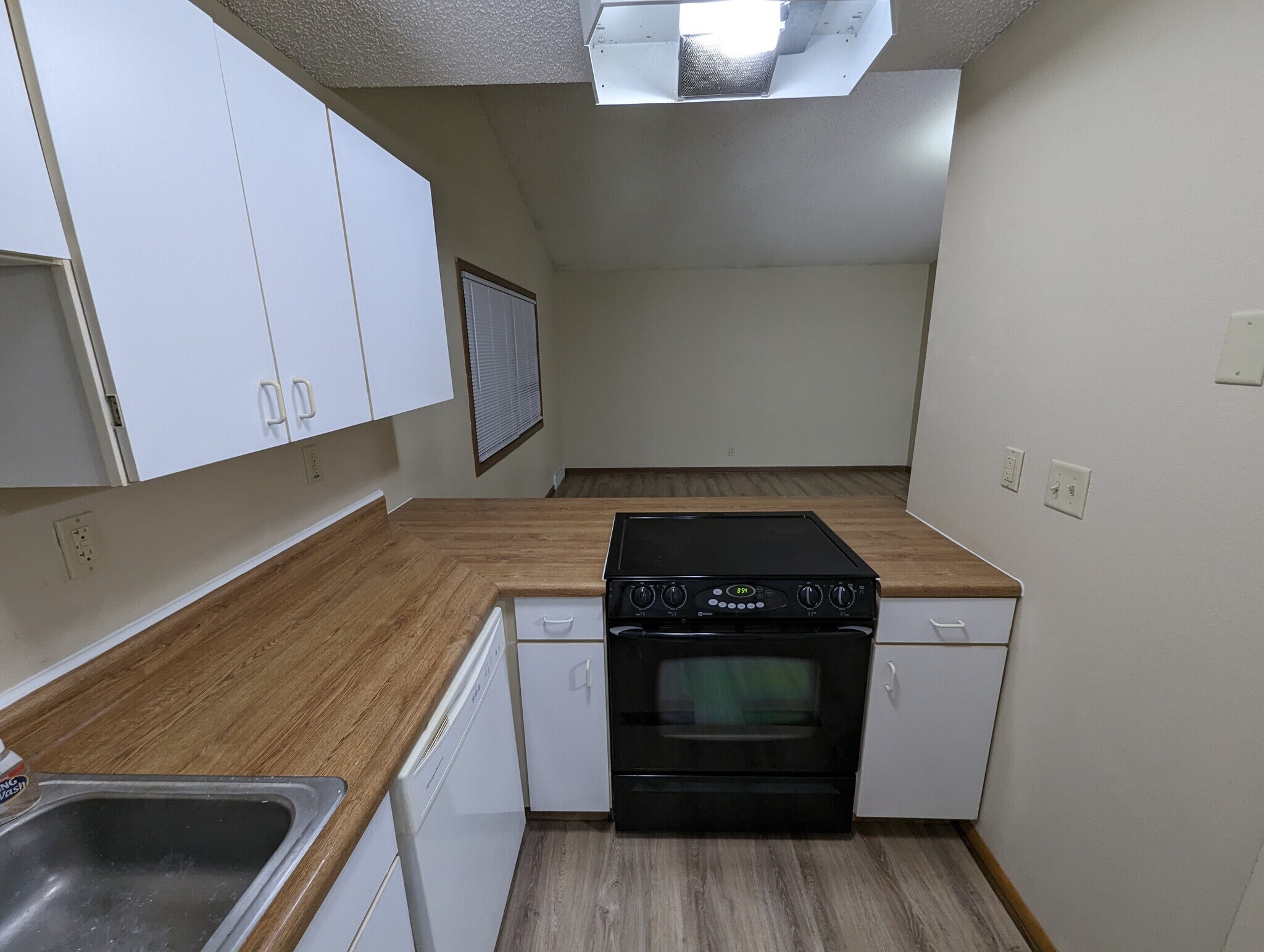 Building Photo - 4945 Walker Ave