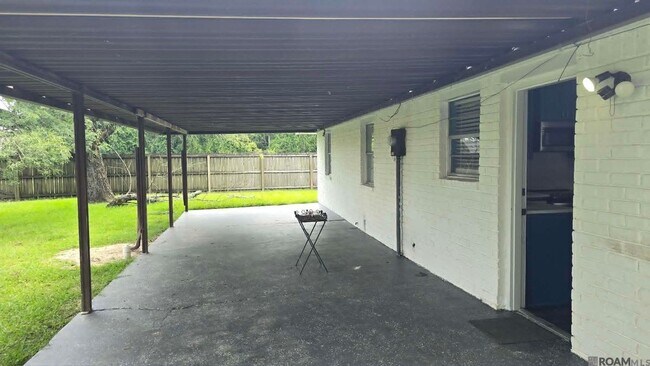 Building Photo - 15110 Jester Ave