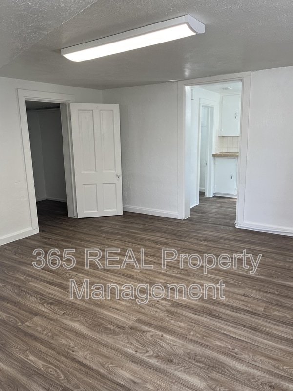 Building Photo - 2036 8th Ave