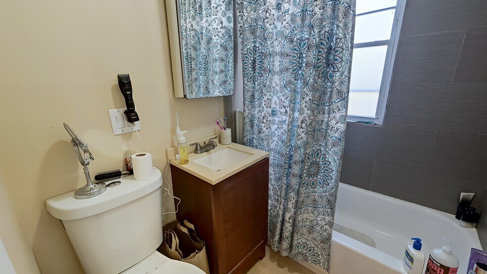 Building Photo - 2971 Washington St