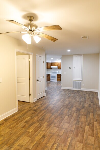 Building Photo - 1916 2nd Dr