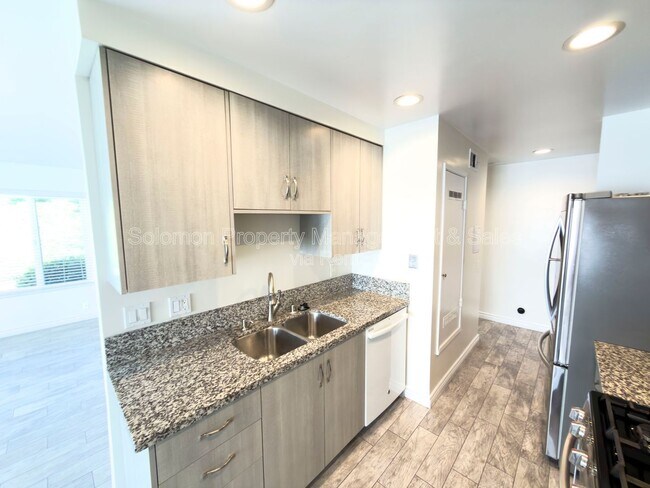 Building Photo - 3623 Harbor Crest Way