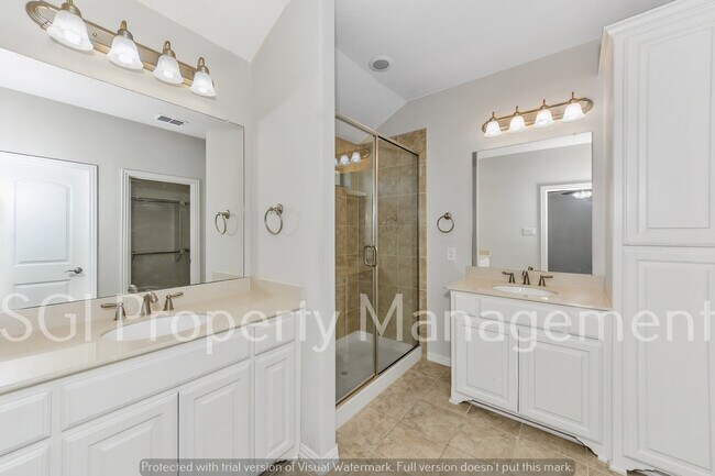 Building Photo - 679 Emily Ln