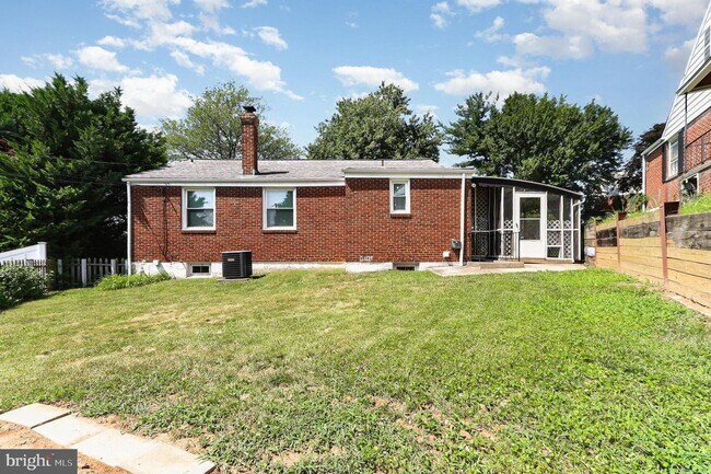 Building Photo - Renovated Rancher for rent in Rosedale!